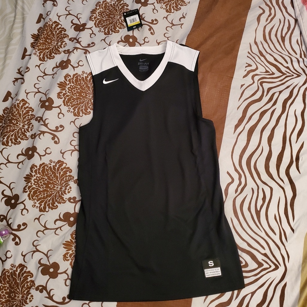 Men's top Nike v neck dry fit